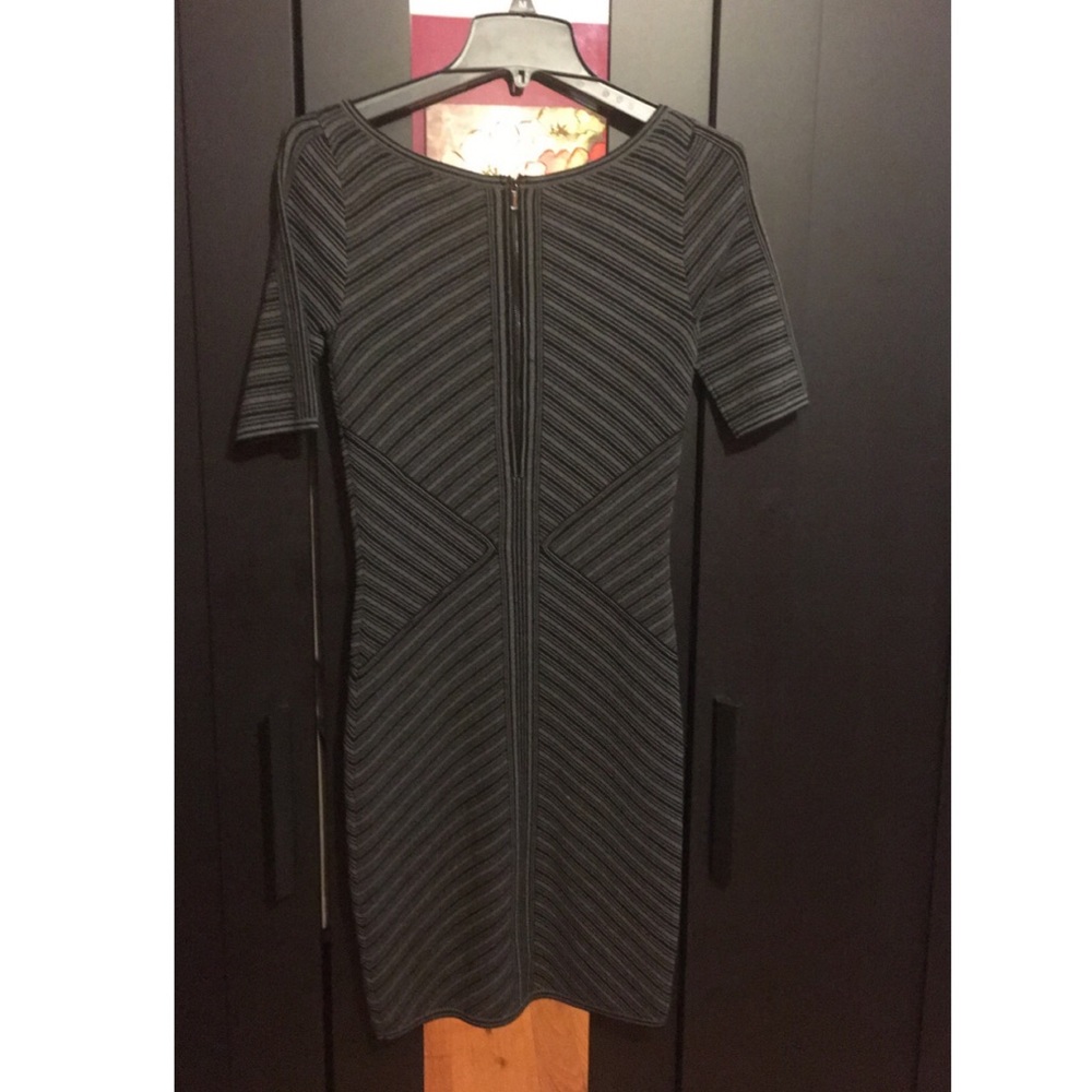 ๐ Cache Midi Dress ๐ A MUST HAVE - Picture 3 of 5